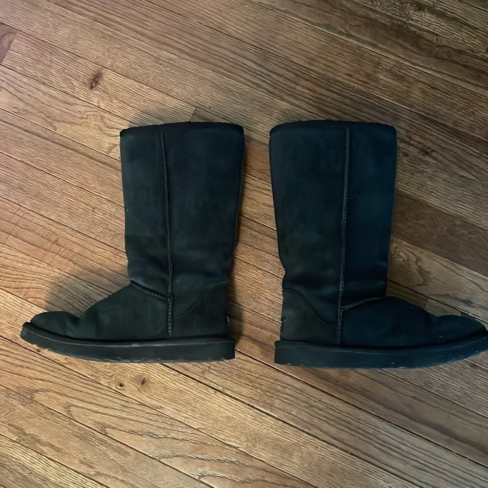 Ugg classic tall black shearling boots size 7 women